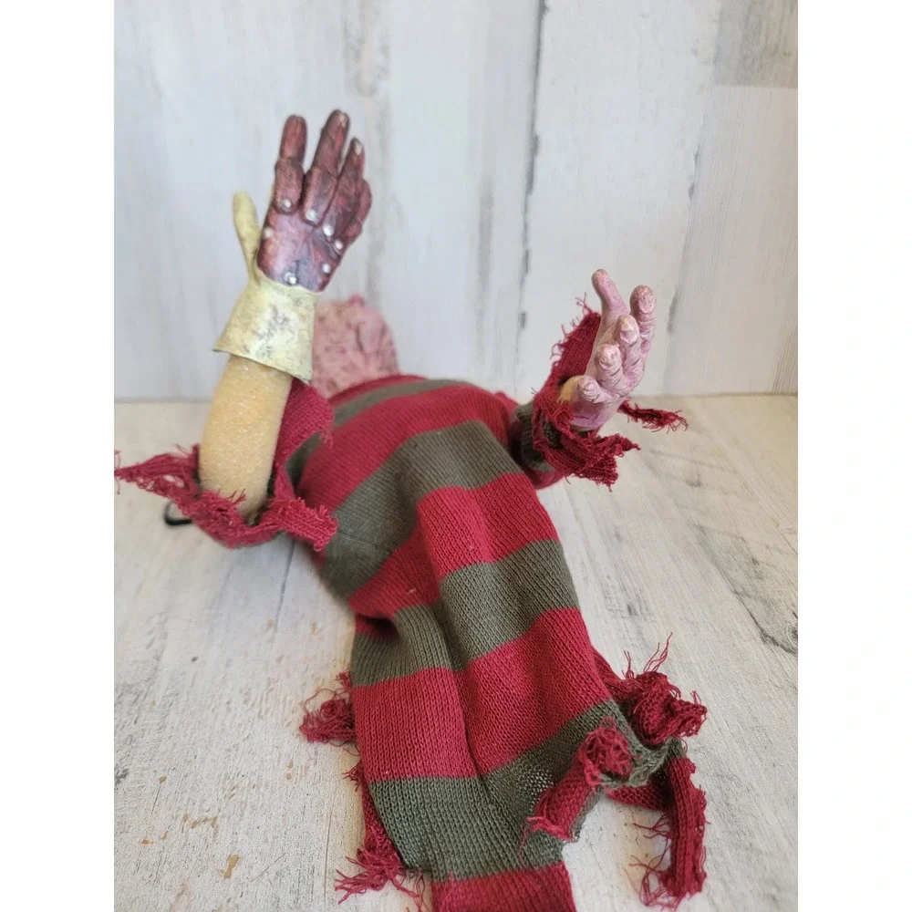 Vintage nightmare on elm Street Freddy Krueger Halloween hanging figure reaper